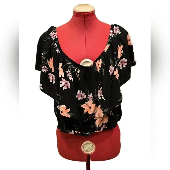 Torrid, Size 1X, Black Floral Crop Blouse - Picture 2 of 14